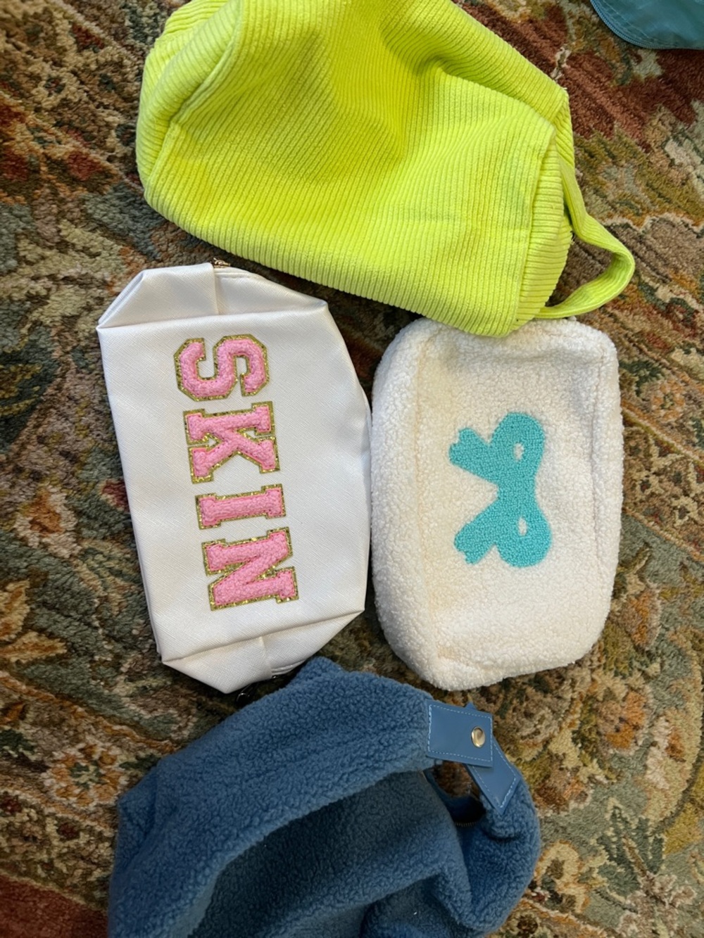 Random pouches